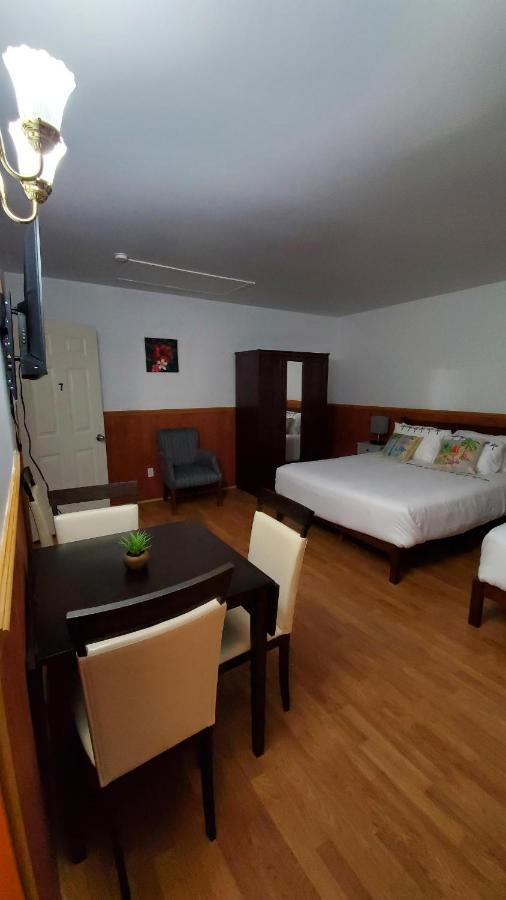 Hotel Fleurs Karaibes Saint-Alexandre-de-Kamouraska 外观 照片