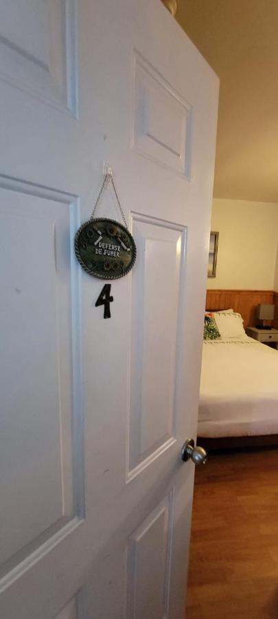 Hotel Fleurs Karaibes Saint-Alexandre-de-Kamouraska 外观 照片