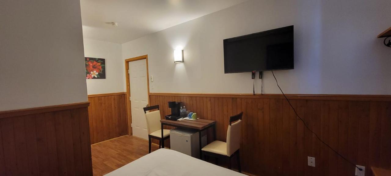 Hotel Fleurs Karaibes Saint-Alexandre-de-Kamouraska 外观 照片