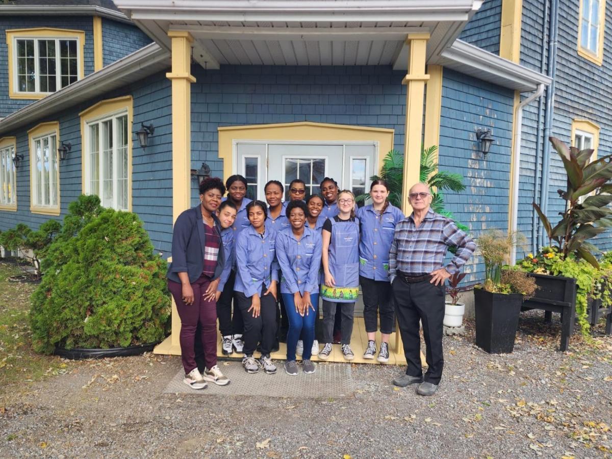 Hotel Fleurs Karaibes Saint-Alexandre-de-Kamouraska 外观 照片