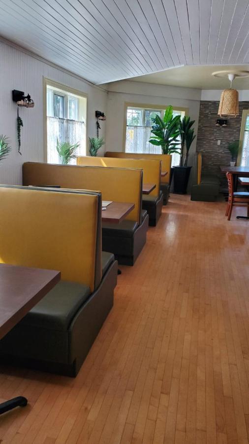 Hotel Fleurs Karaibes Saint-Alexandre-de-Kamouraska 外观 照片