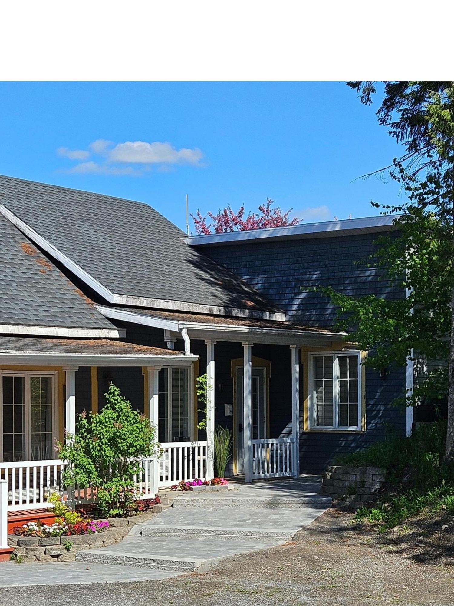 Hotel Fleurs Karaibes Saint-Alexandre-de-Kamouraska 外观 照片